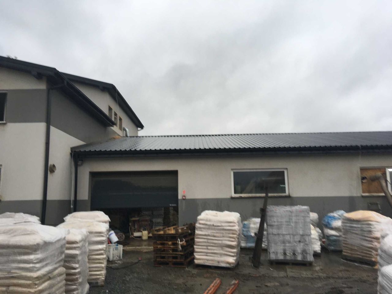 Hala/magazyn Białka. Zdjęcie 3