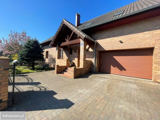 dom wolnostojący, 7 pokoi Osiek. Zdjęcie 1