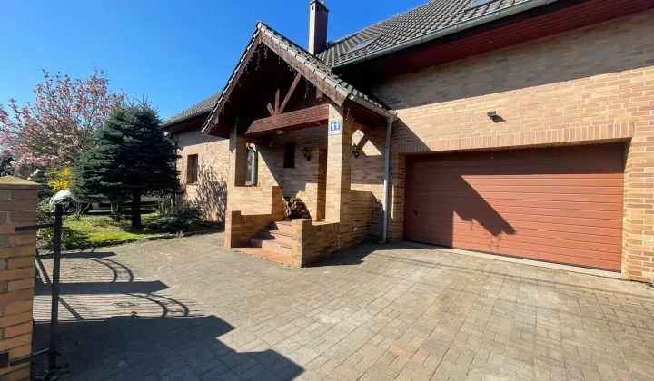 dom wolnostojący, 7 pokoi Osiek