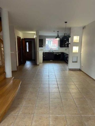 dom szeregowy Wrocław Krzyki, ul. Biwakowa. Zdjęcie 5