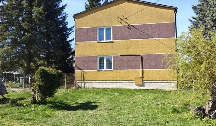 dom wolnostojący, 4 pokoje Poniatowa, ul. Leśniczówka