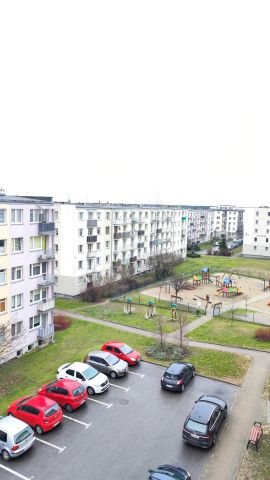 Mieszkanie 3-pokojowe Ozorków Błonie, ul. gen. Władysława Sikorskiego. Zdjęcie 1
