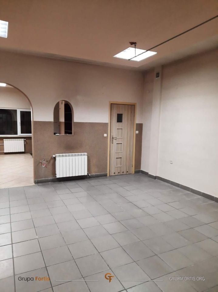 Lokal Kazimierza Wielka, ul. Partyzantów. Zdjęcie 5