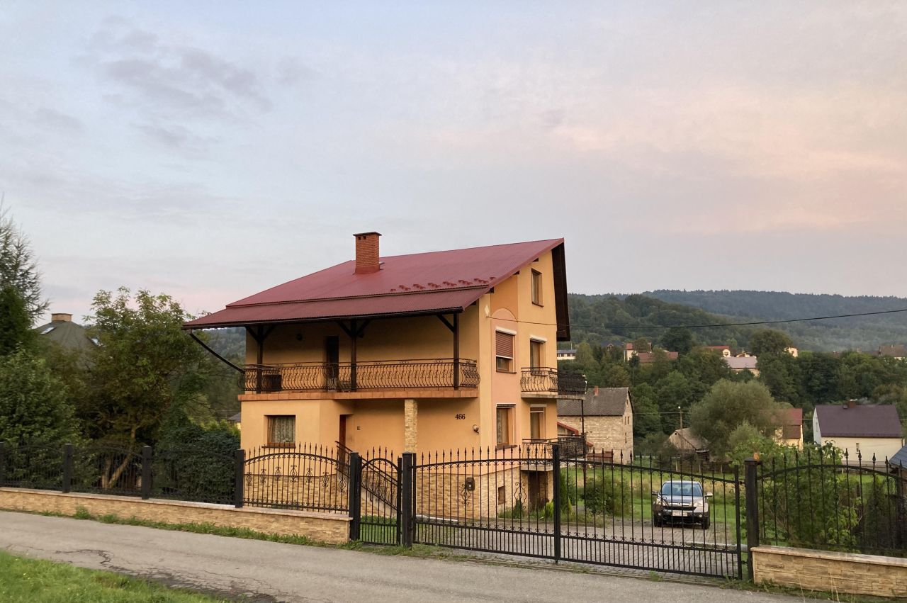 dom wolnostojący, 6 pokoi Pewel Wielka. Zdjęcie 2