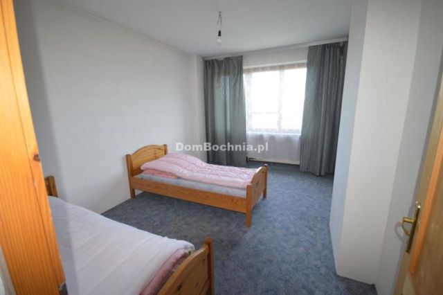 bliźniak, 12 pokoi Damienice. Zdjęcie 10