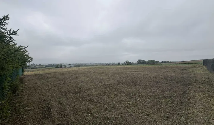 Działka budowlana Uher