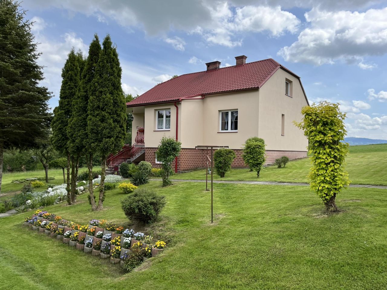 dom wolnostojący, 3 pokoje Łużna Wesołów