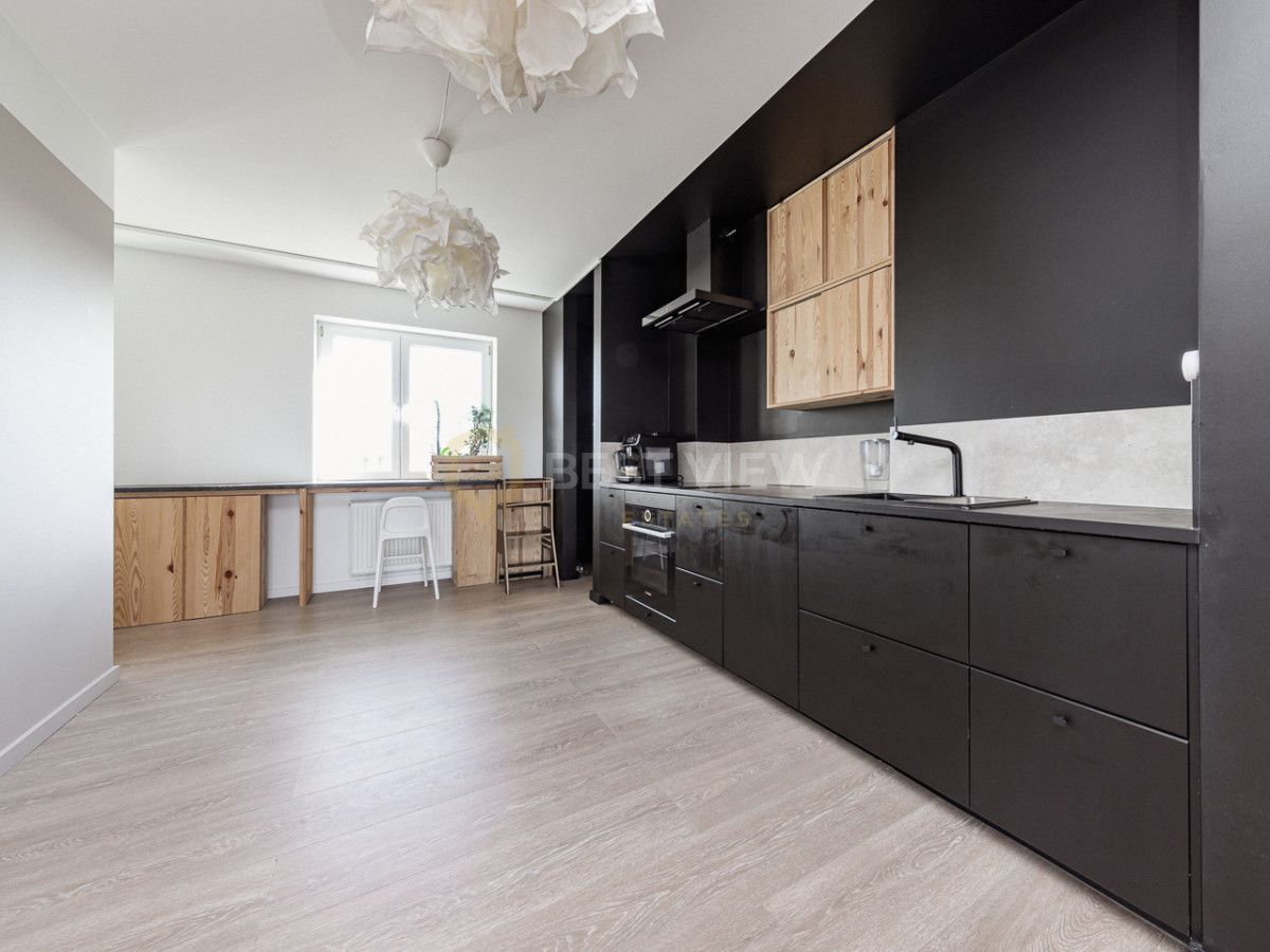 Mieszkanie 8-pokojowe Warszawa Targówek. Zdjęcie 2