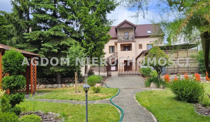 dom wolnostojący, 6 pokoi Lipno