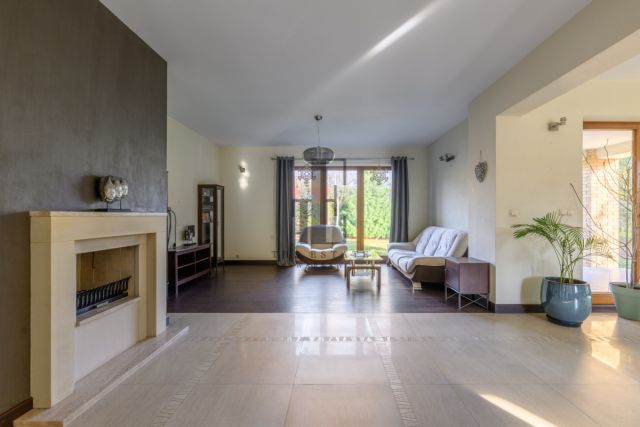 dom wolnostojący, 6 pokoi Komorów, ul. Polna. Zdjęcie 1