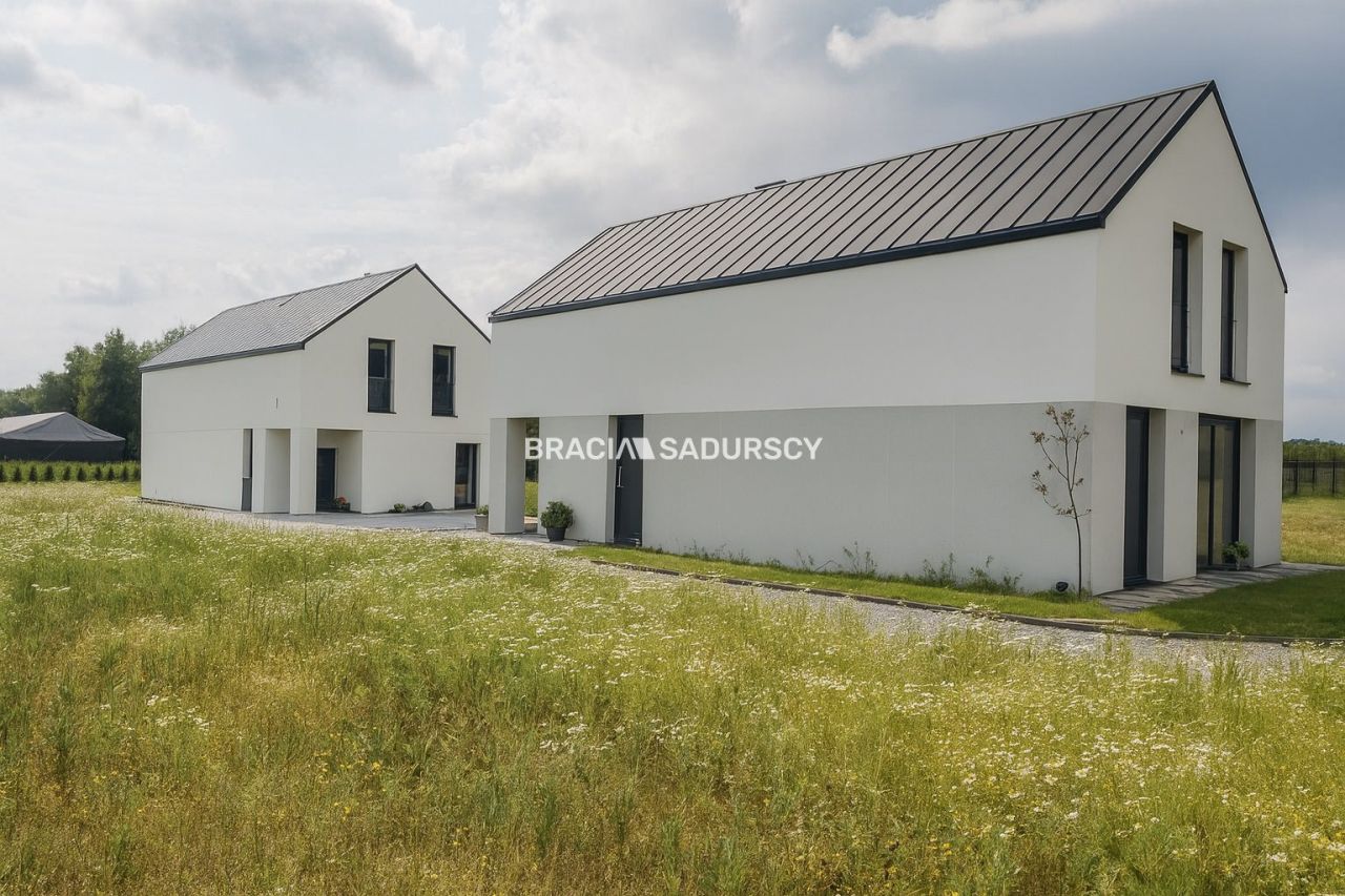 dom wolnostojący, 4 pokoje Mników. Zdjęcie 2