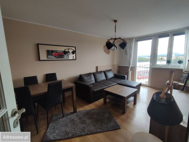 Mieszkanie 2-pokojowe Jelenia Góra Zabobrze, ul. Ludomira Różyckiego. Zdjęcie 1