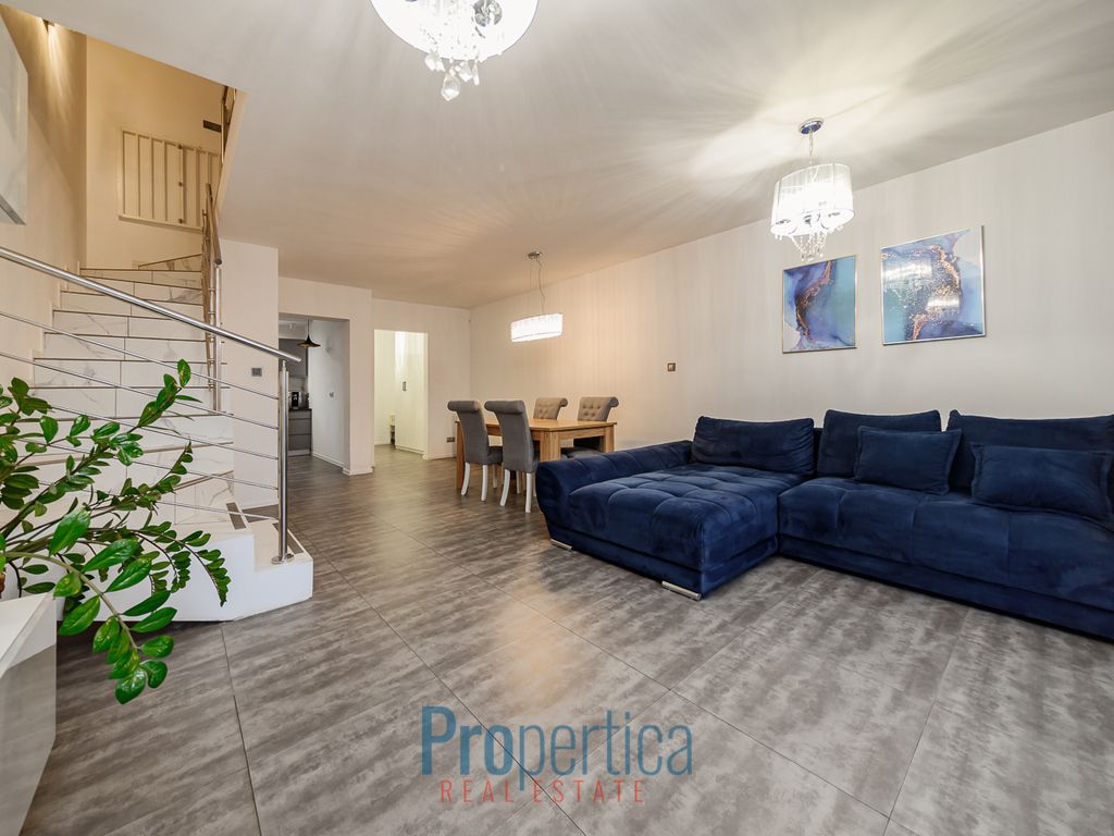 dom szeregowy, 4 pokoje Marki, ul. Królowej Marysieńki. Zdjęcie 2