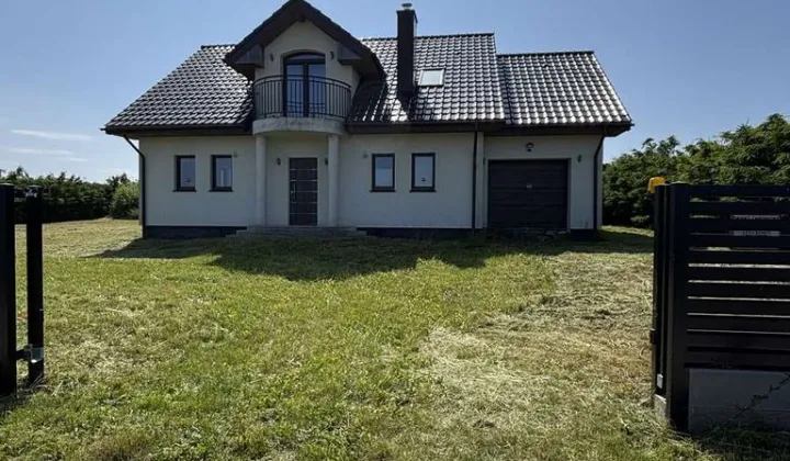 dom wolnostojący, 6 pokoi Gościno, ul. Różana