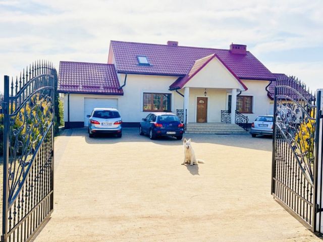 dom wolnostojący Oblasy. Zdjęcie 1