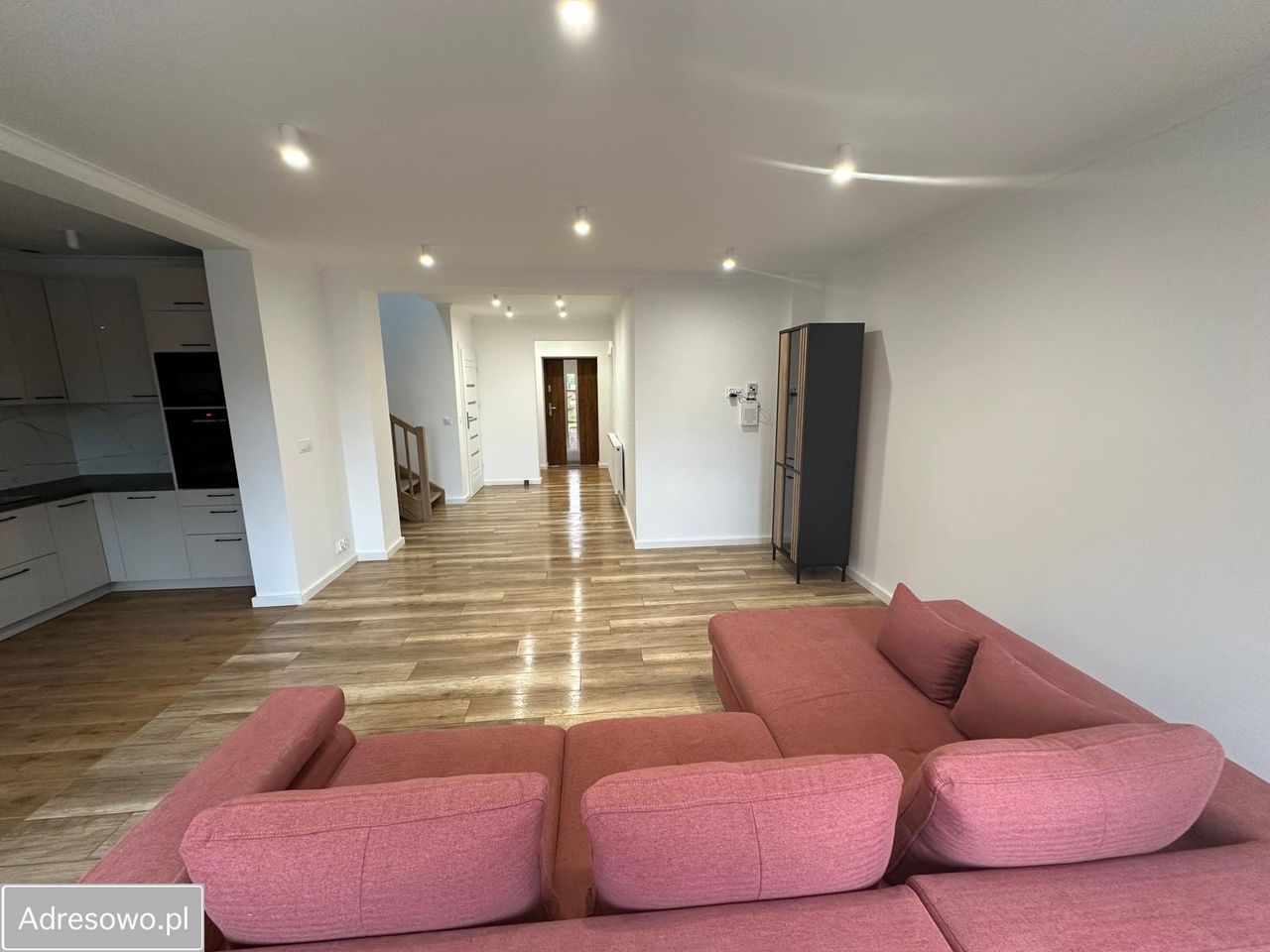 dom szeregowy, 4 pokoje Laryszów