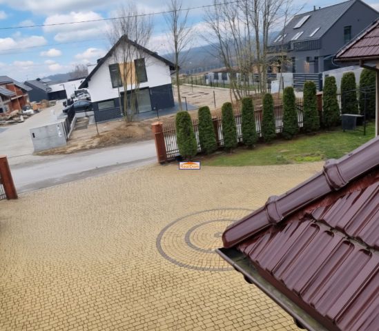 dom wolnostojący, 11 pokoi Modlnica. Zdjęcie 7