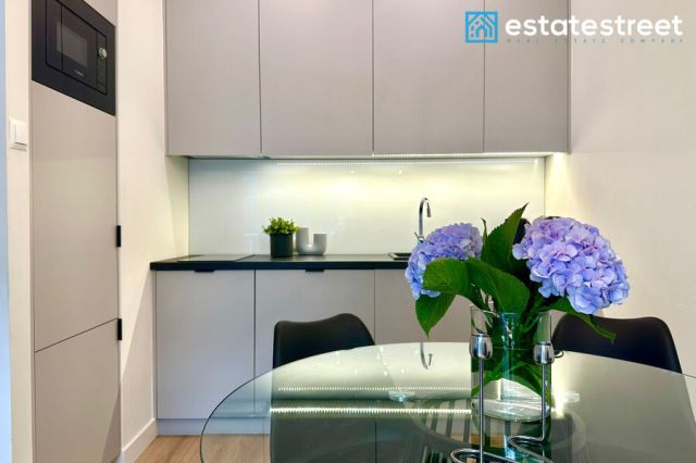 Mieszkanie 2-pokojowe Warszawa, ul. Bracka. Zdjęcie 4