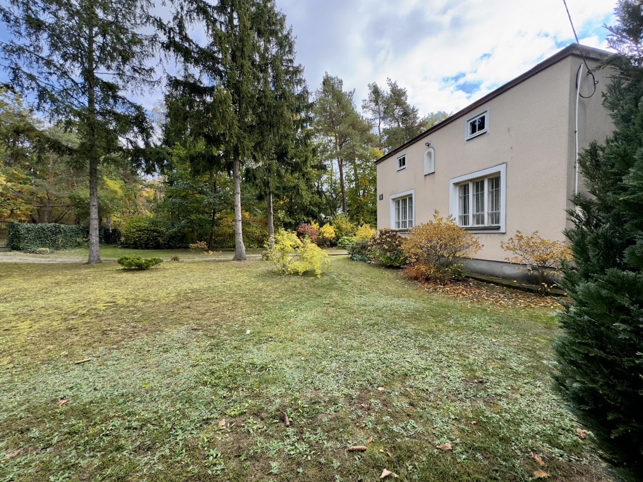 dom wolnostojący, 3 pokoje Magdalenka, ul. Podleśna