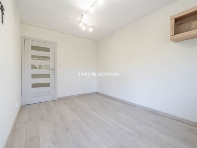 Mieszkanie 3-pokojowe Kraków Nowa Huta, os. Szklane Domy. Zdjęcie 26