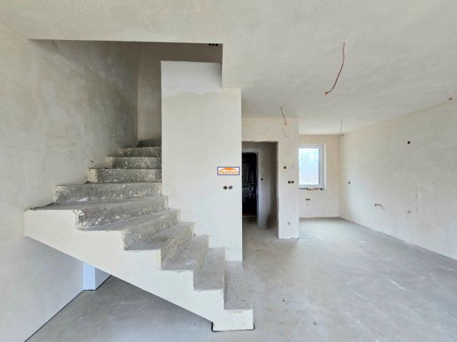 Mieszkanie 4-pokojowe Chrosna. Zdjęcie 5