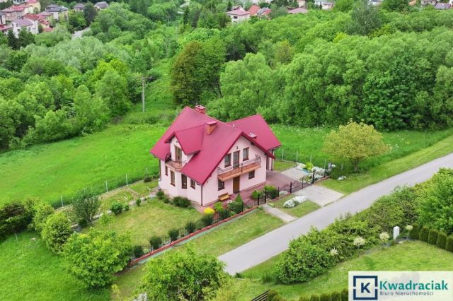 dom wolnostojący, 4 pokoje Lesko. Zdjęcie 3