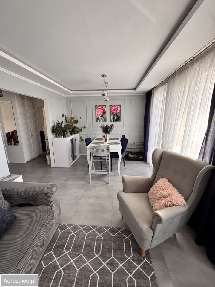 Mieszkanie 4-pokojowe Tarnowskie Góry, ul. Łotewska. Zdjęcie 1