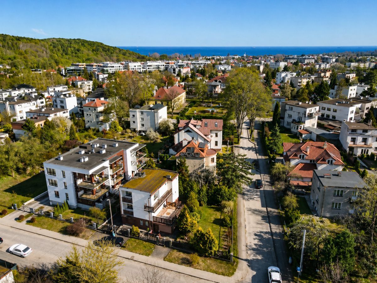 dom wolnostojący, 6 pokoi Gdynia Orłowo, ul. Bukowa. Zdjęcie 2