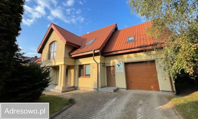 dom wolnostojący, 7 pokoi Chruściele. Zdjęcie 1