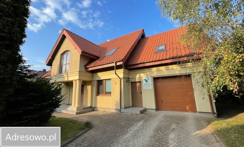 dom wolnostojący, 7 pokoi Chruściele. Zdjęcie 1