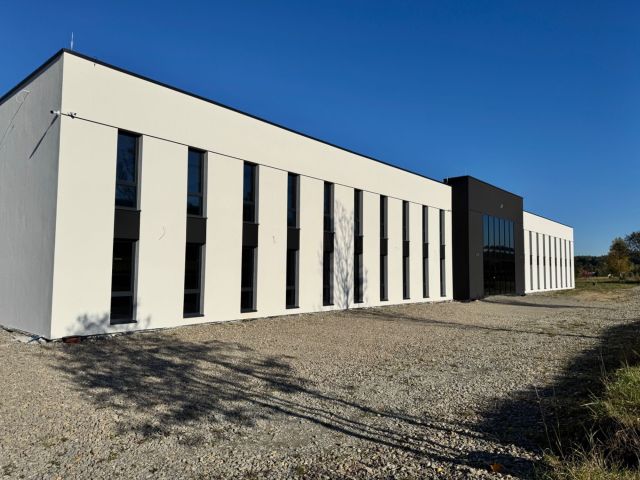 Hala/magazyn Wola Cieklińska. Zdjęcie 1