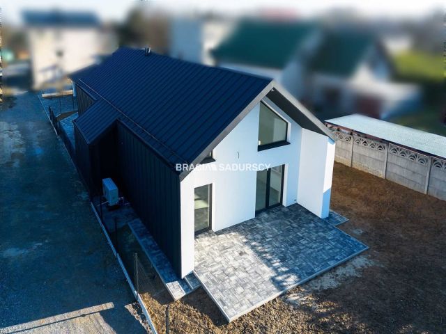 dom wolnostojący, 5 pokoi Bębło. Zdjęcie 8