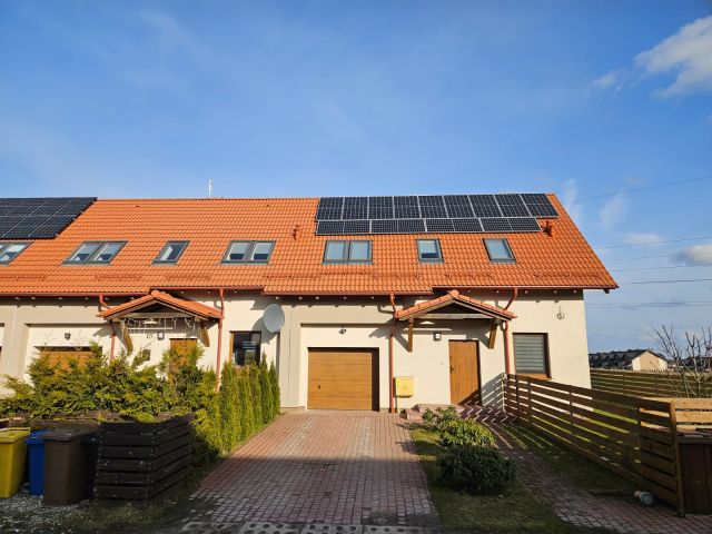 dom szeregowy, 4 pokoje Banino, ul. Rodzinna. Zdjęcie 1