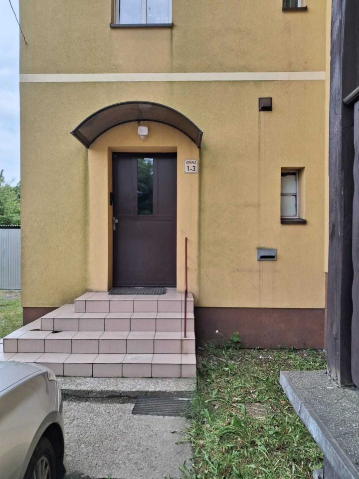 Mieszkanie 3-pokojowe Jelenia Góra Centrum, ul. Powstańców Wielkopolskich. Zdjęcie 3