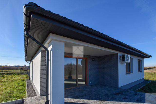 dom wolnostojący, 4 pokoje Wiśniowa. Zdjęcie 1