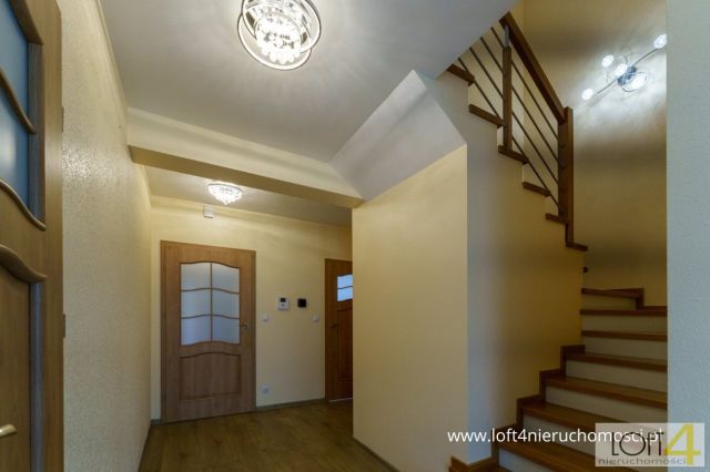 dom szeregowy, 6 pokoi Nowy Sącz, ul. Stadnickich. Zdjęcie 10