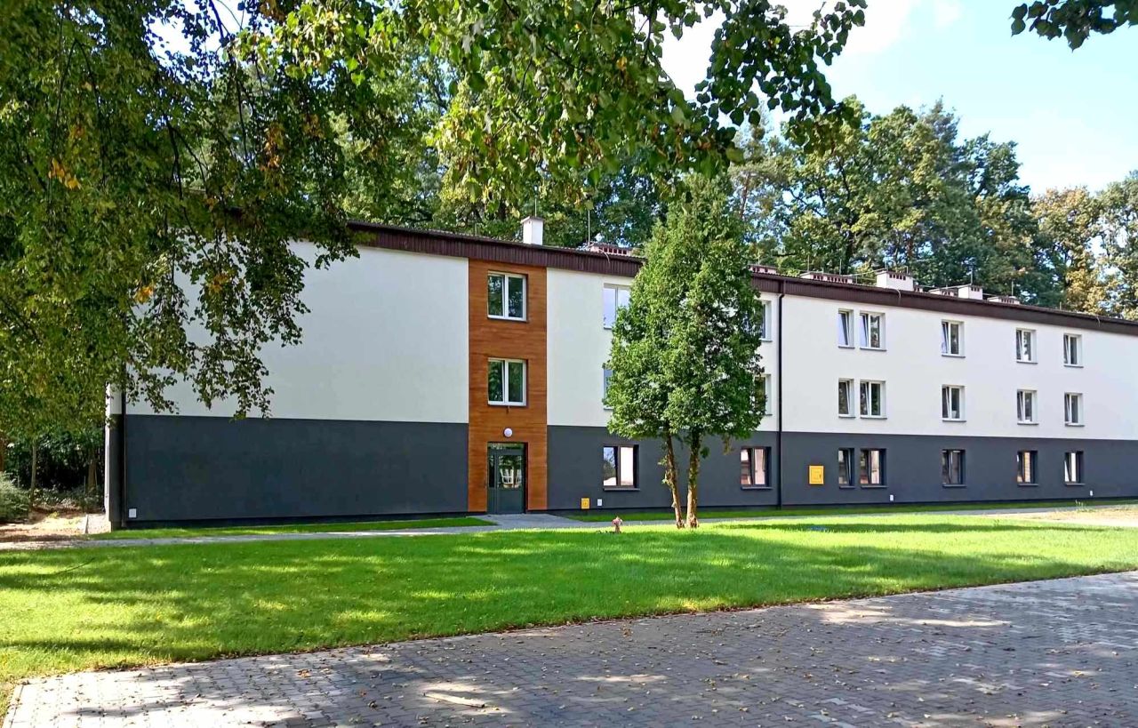 Mieszkanie 4-pokojowe Pustków-Osiedle. Zdjęcie 1