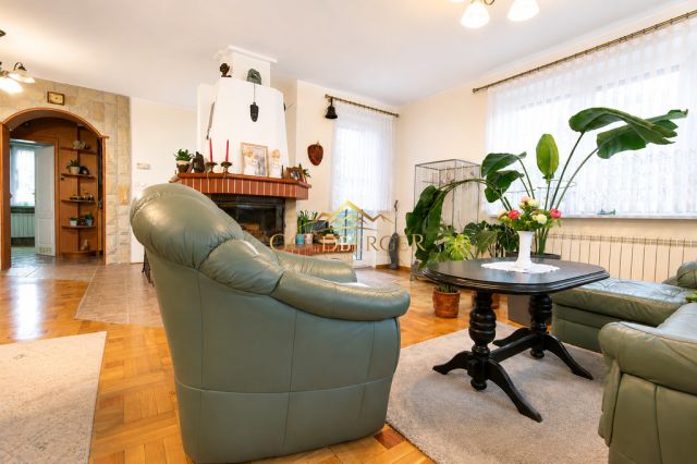 dom wolnostojący, 7 pokoi Swarzędz, ul. Wrzesińska. Zdjęcie 2