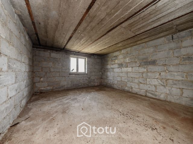 dom wolnostojący, 6 pokoi Mamino. Zdjęcie 17