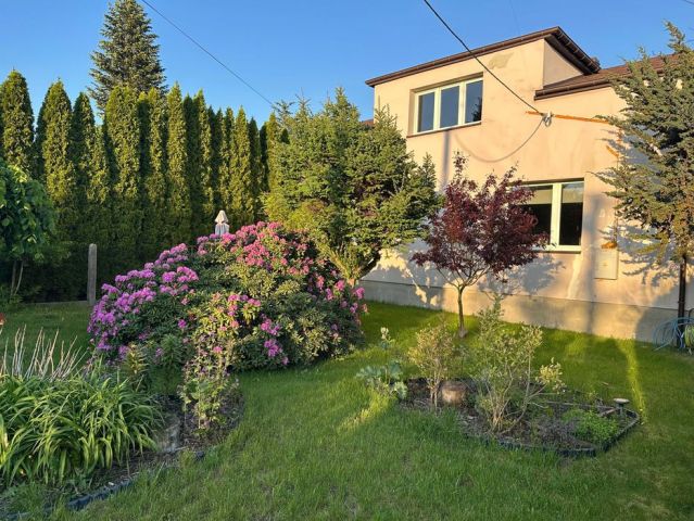 dom wolnostojący Radomsko, ul. Starowiejska. Zdjęcie 1