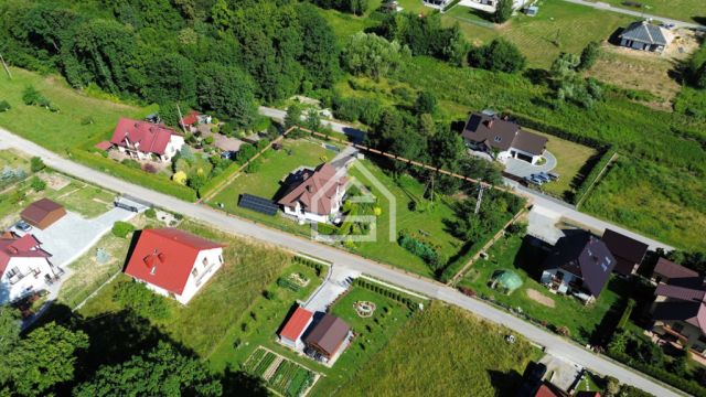 dom wolnostojący, 6 pokoi Gnojnik. Zdjęcie 2