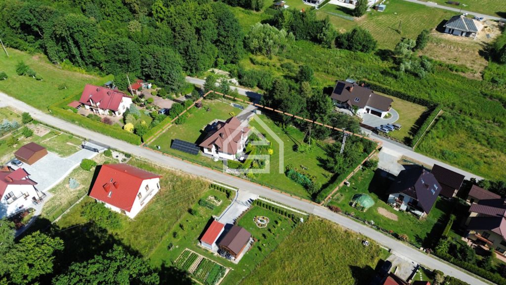 dom wolnostojący, 6 pokoi Gnojnik. Zdjęcie 2