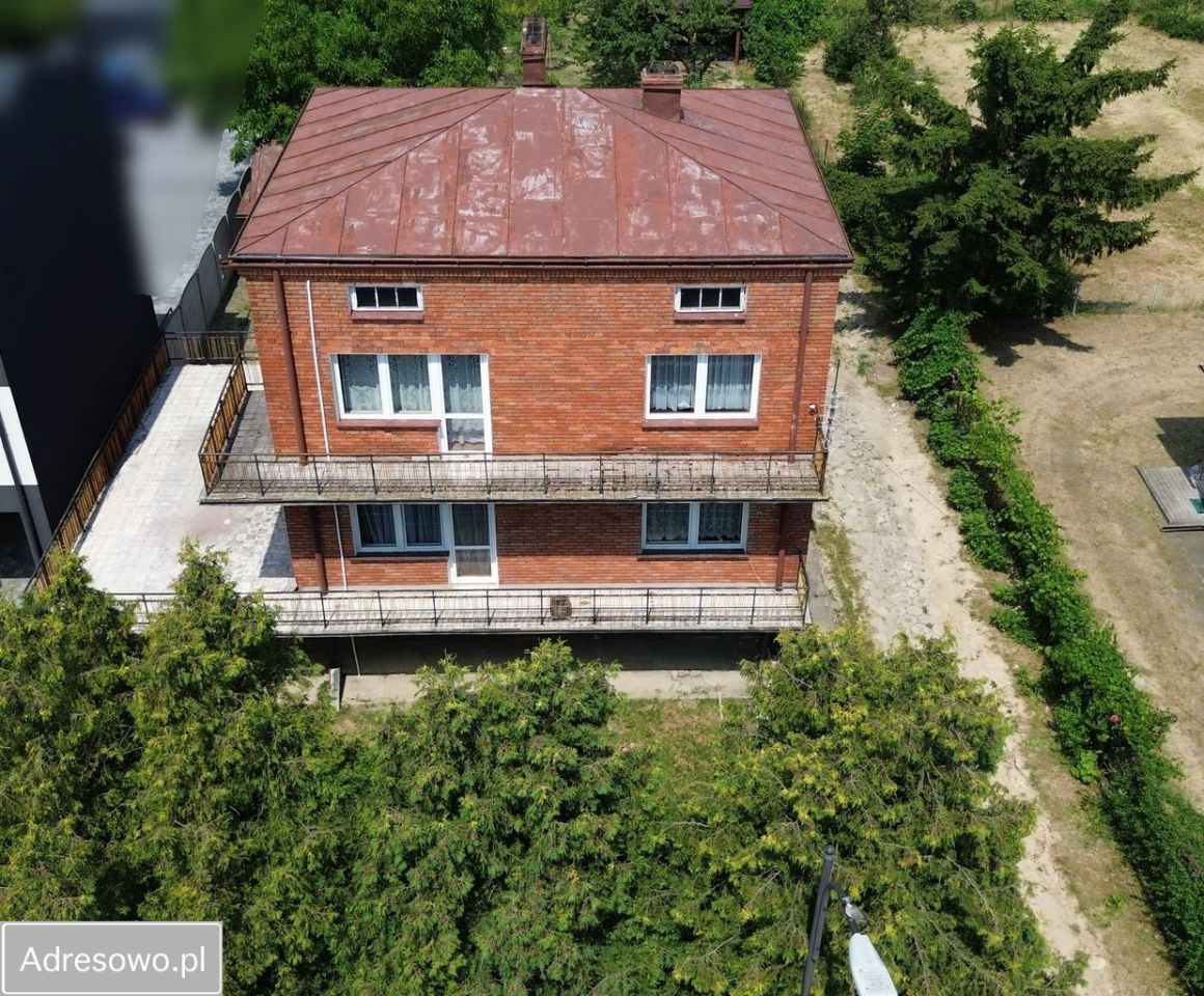 dom wolnostojący, 5 pokoi Busko-Zdrój, ul. Partyzantów. Zdjęcie 2