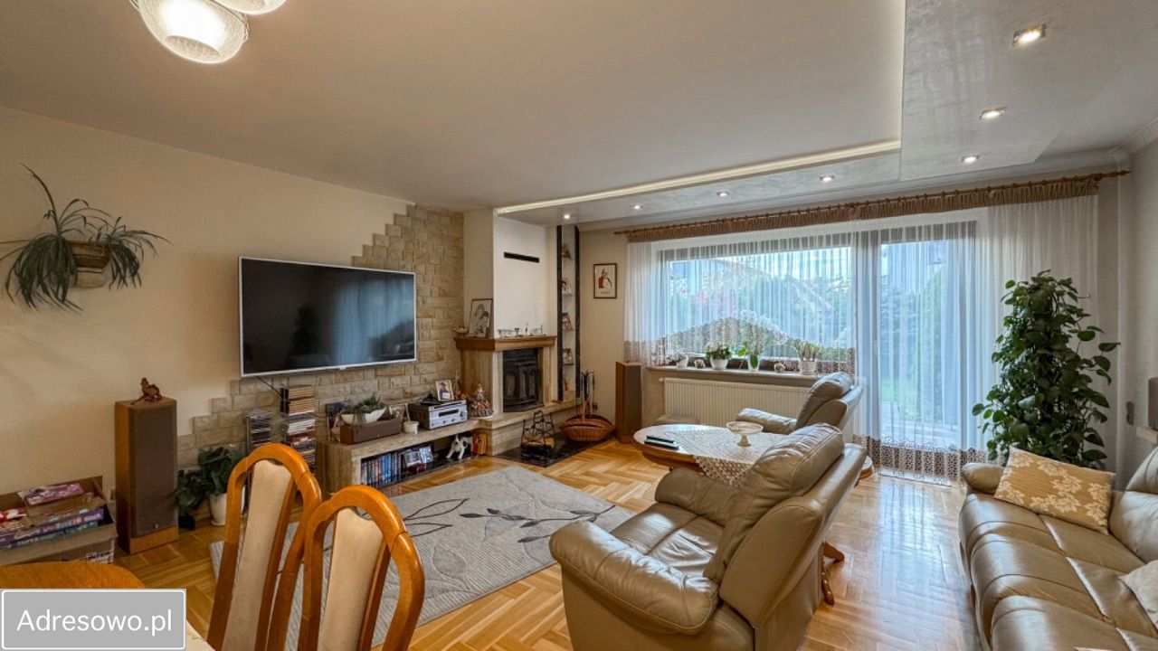 dom szeregowy, 6 pokoi Oława, ul. Adama Mickiewicza. Zdjęcie 2