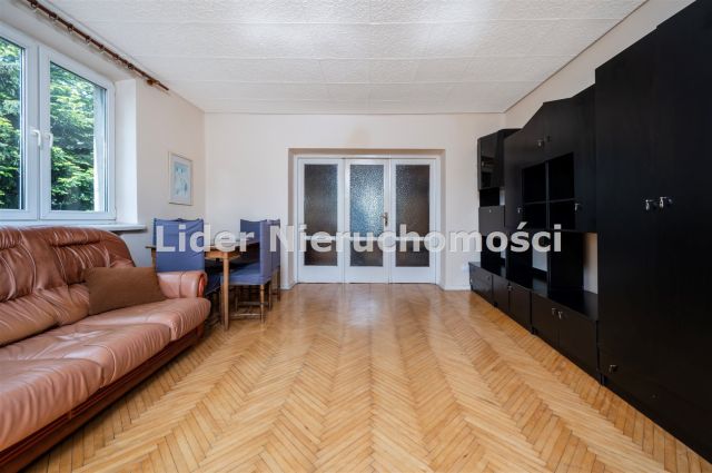 dom wolnostojący, 8 pokoi Pabianice, ul. Karniszewicka. Zdjęcie 6