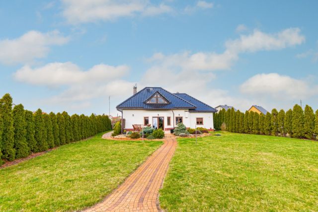 dom wolnostojący, 5 pokoi Prochowice, ul. Mieszka I. Zdjęcie 1