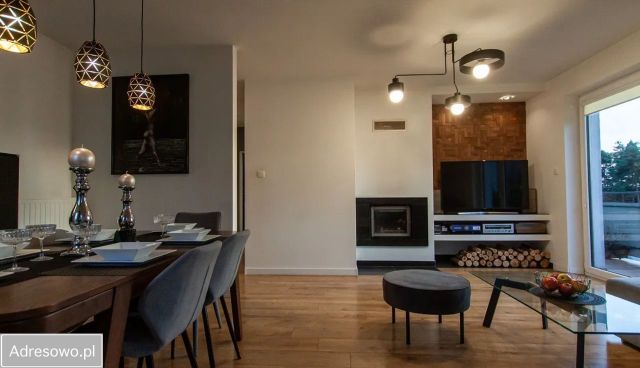 Mieszkanie 3-pokojowe Wiśniówka. Zdjęcie 1