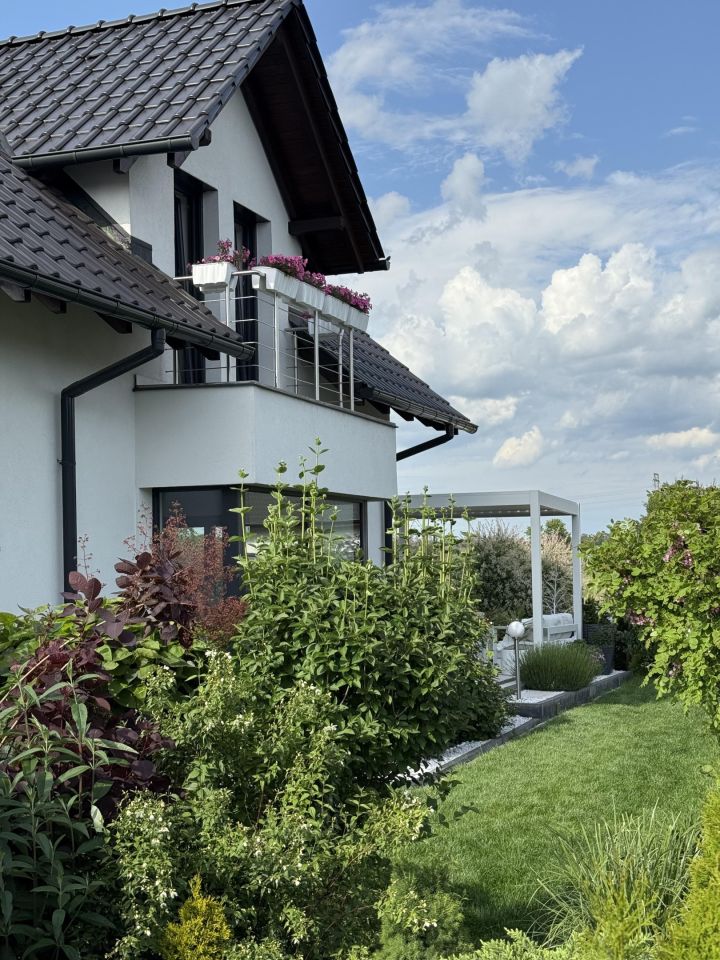 dom wolnostojący, 6 pokoi Zabrze Biskupice, ul. Jerzego Kukuczki. Zdjęcie 3