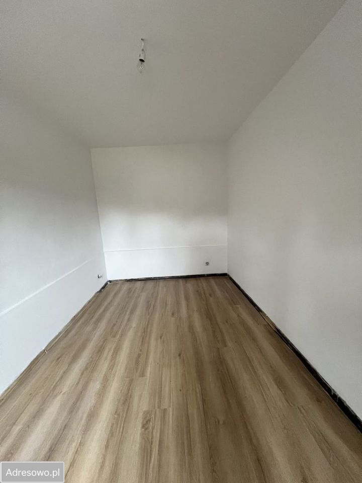 dom wolnostojący, 3 pokoje Trudna. Zdjęcie 5