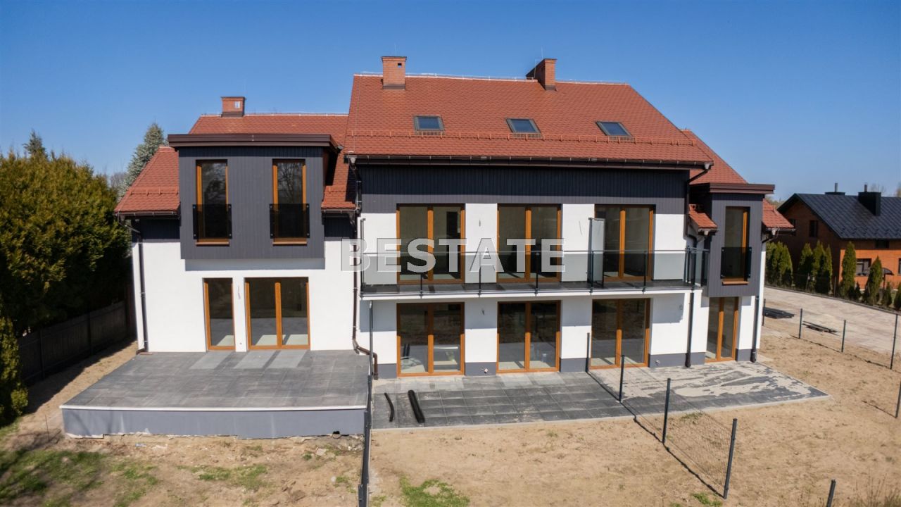 dom szeregowy, 6 pokoi Koszyce Wielkie. Zdjęcie 2